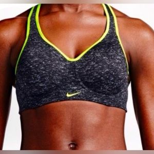 New Nike Sports Bra Dry Fit Never worn NWOT  size  36DD